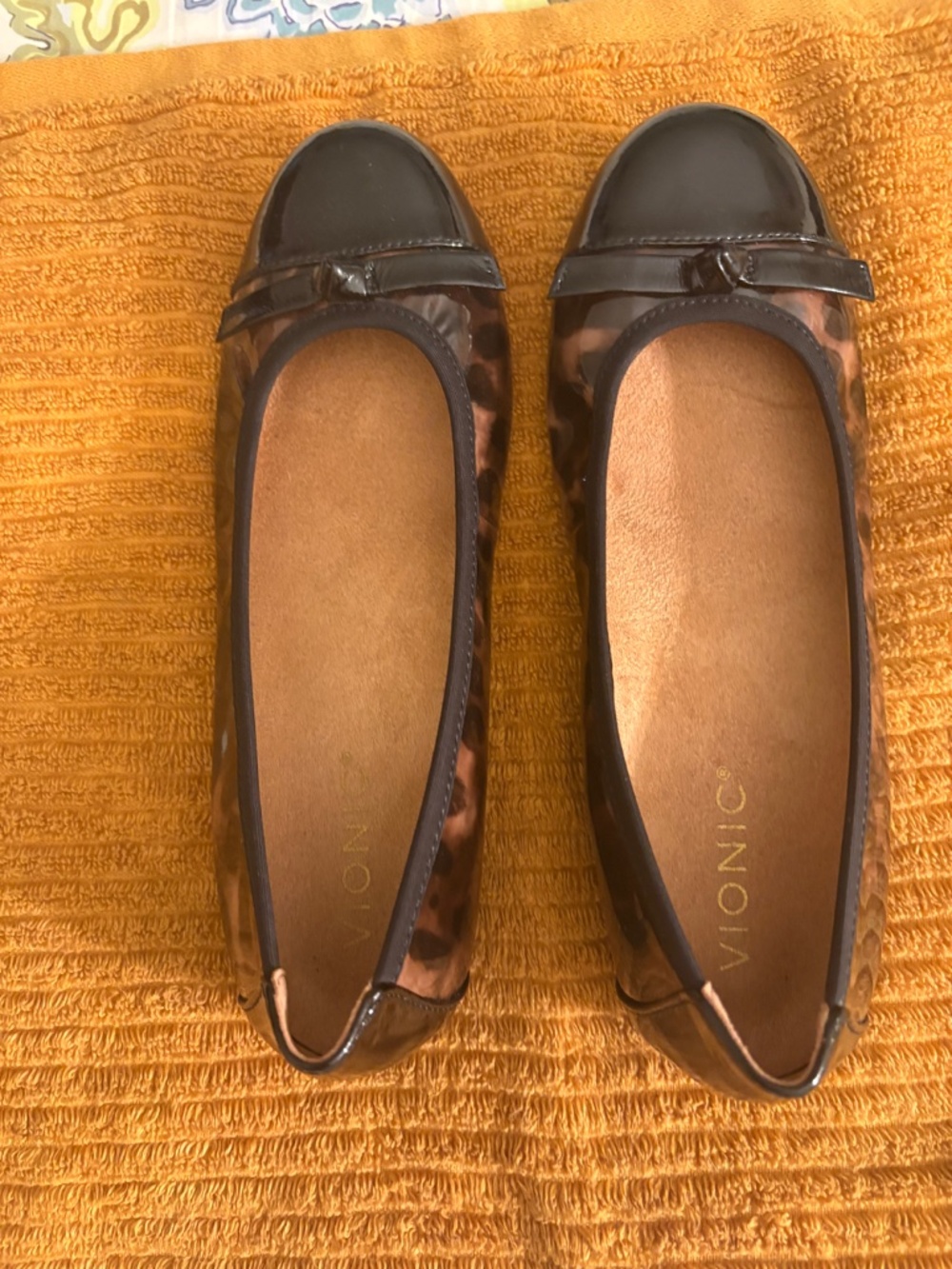 Vionic Flats - Picture 7 of 9